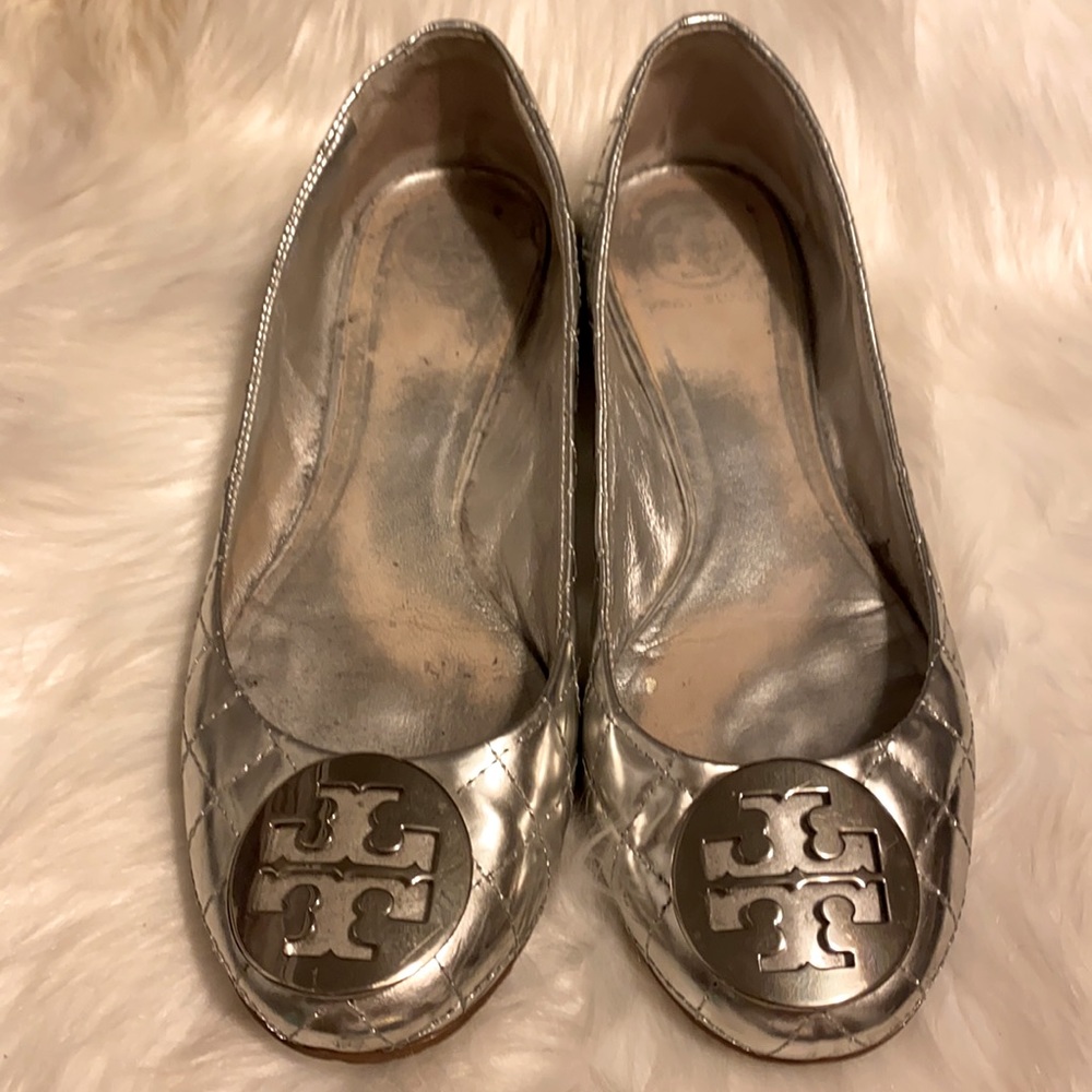 Shoes of floor size 8 and half in good condition
